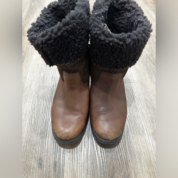 Woman’s UGGs boots, size 10 - Picture 5 of 10